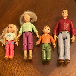 Fisher price Loving Family Dollhouse set of 4